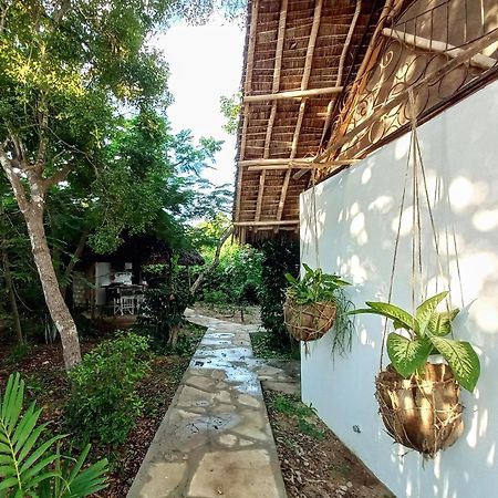 Watamu Beach Cottages B&B ภายนอก รูปภาพ