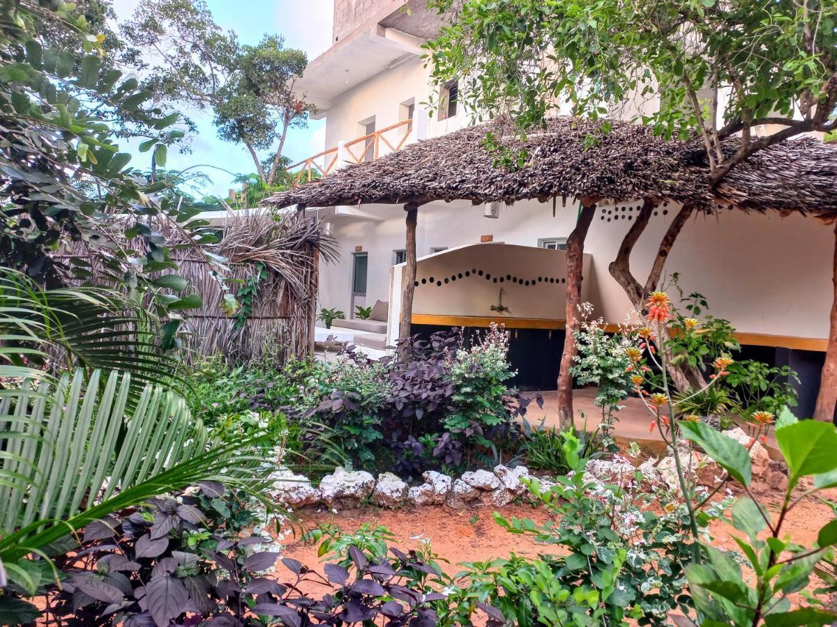 Watamu Beach Cottages B&B ภายนอก รูปภาพ