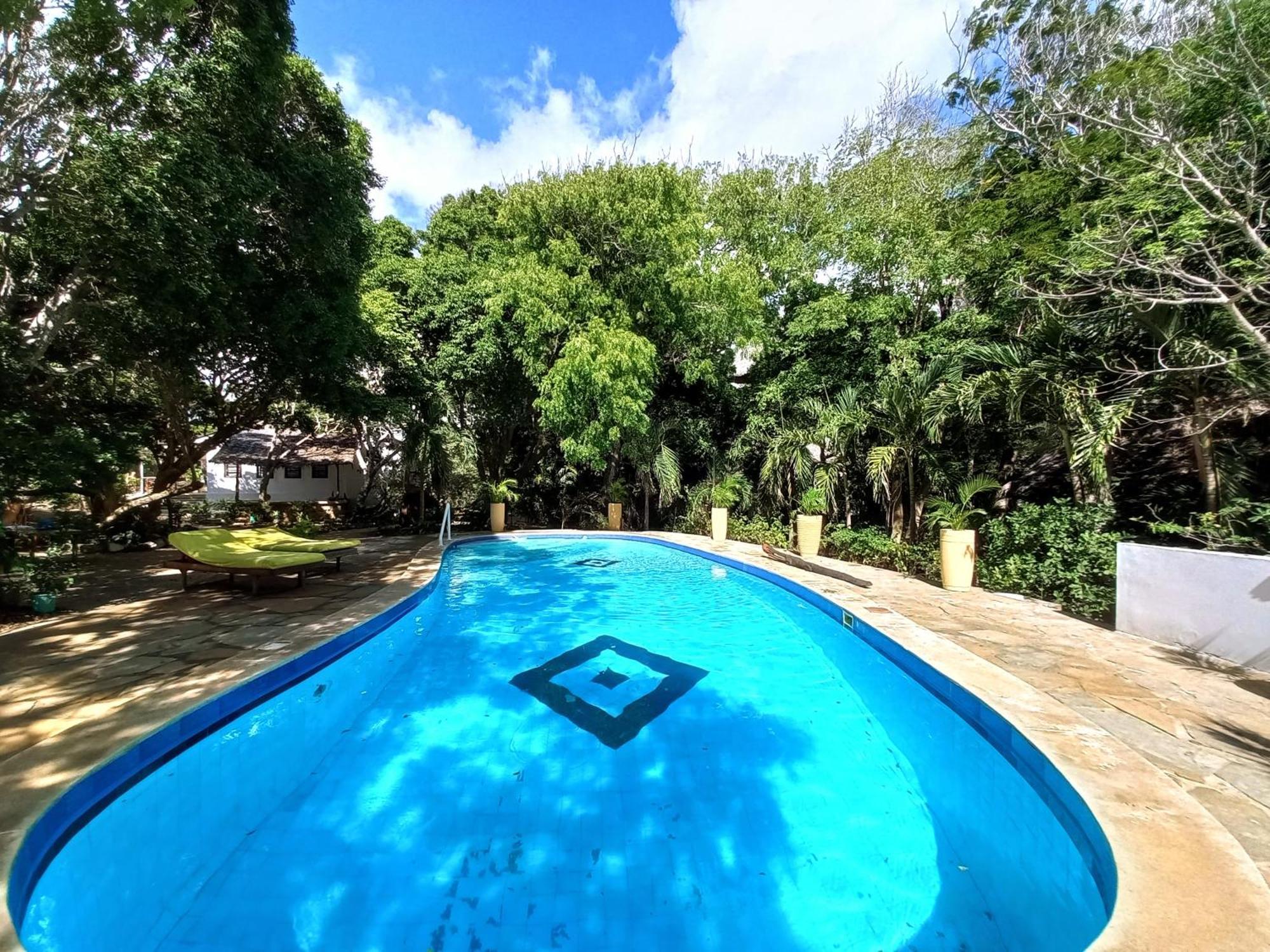Watamu Beach Cottages B&B ภายนอก รูปภาพ