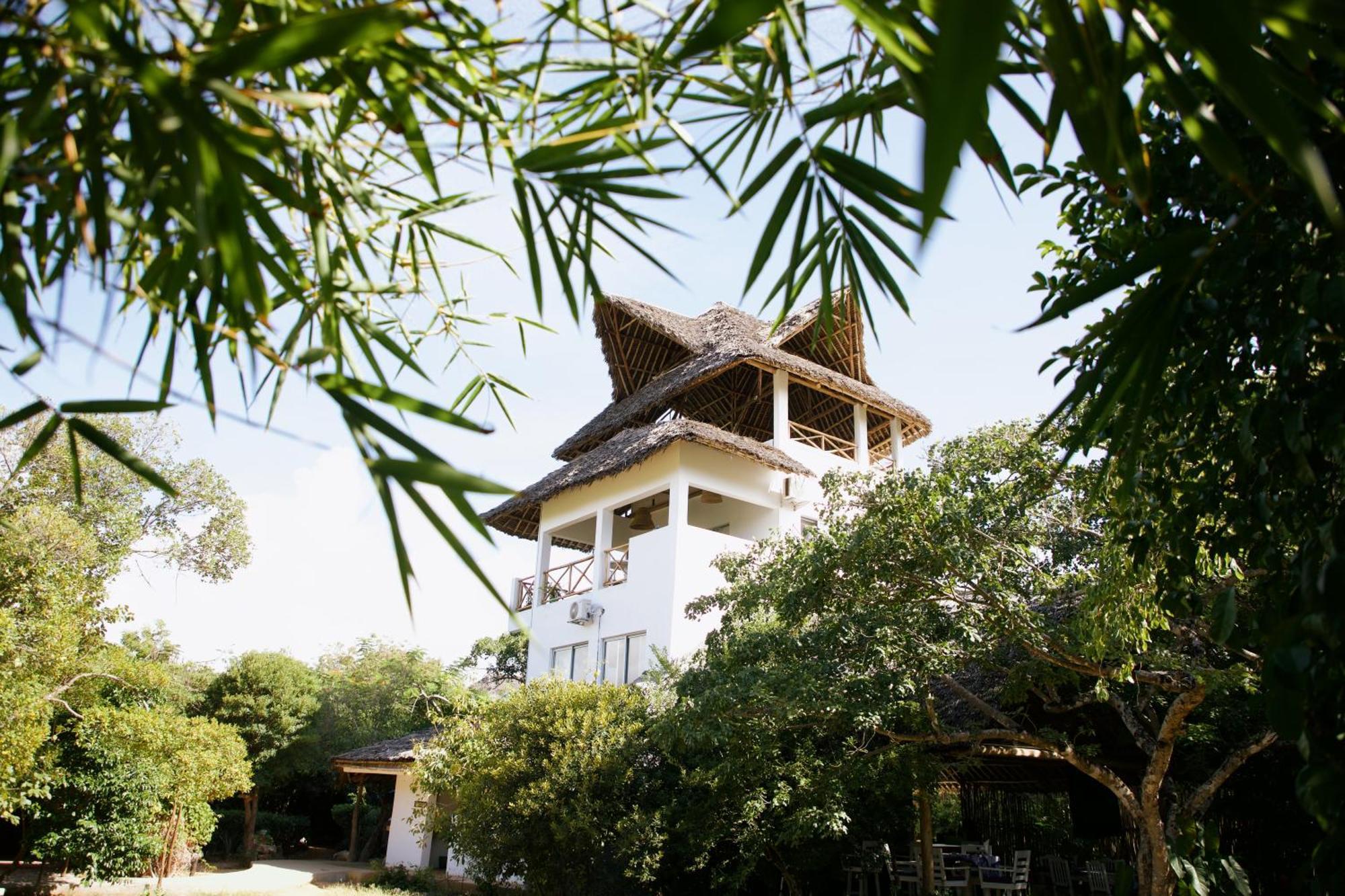 Watamu Beach Cottages B&B ภายนอก รูปภาพ