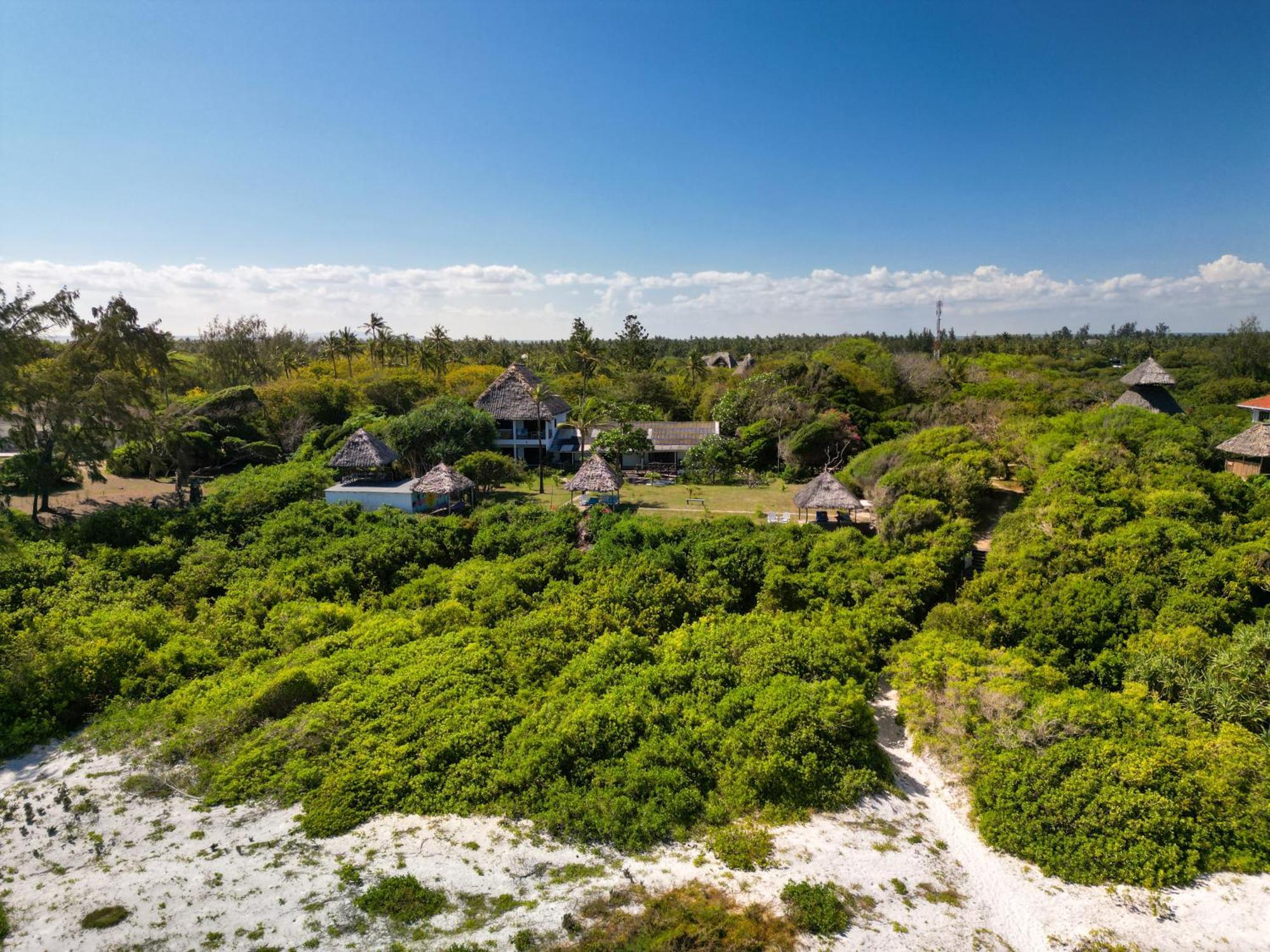 Watamu Beach Cottages B&B ภายนอก รูปภาพ